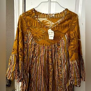 NWT blouse women size small by king’s road
